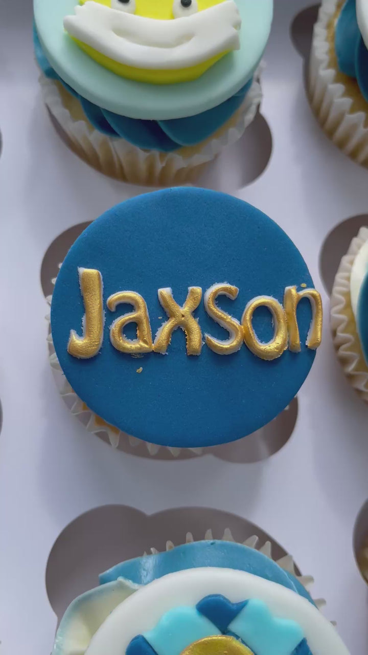 Sonic themed cupcakes